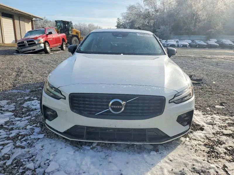 2022 VOLVO S60 B5 MOMENTUM  