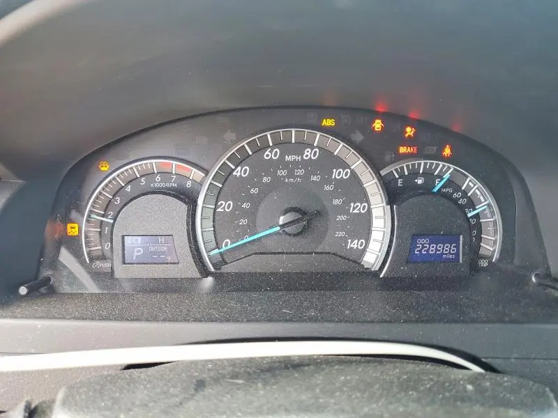 2013 TOYOTA CAMRY SE  