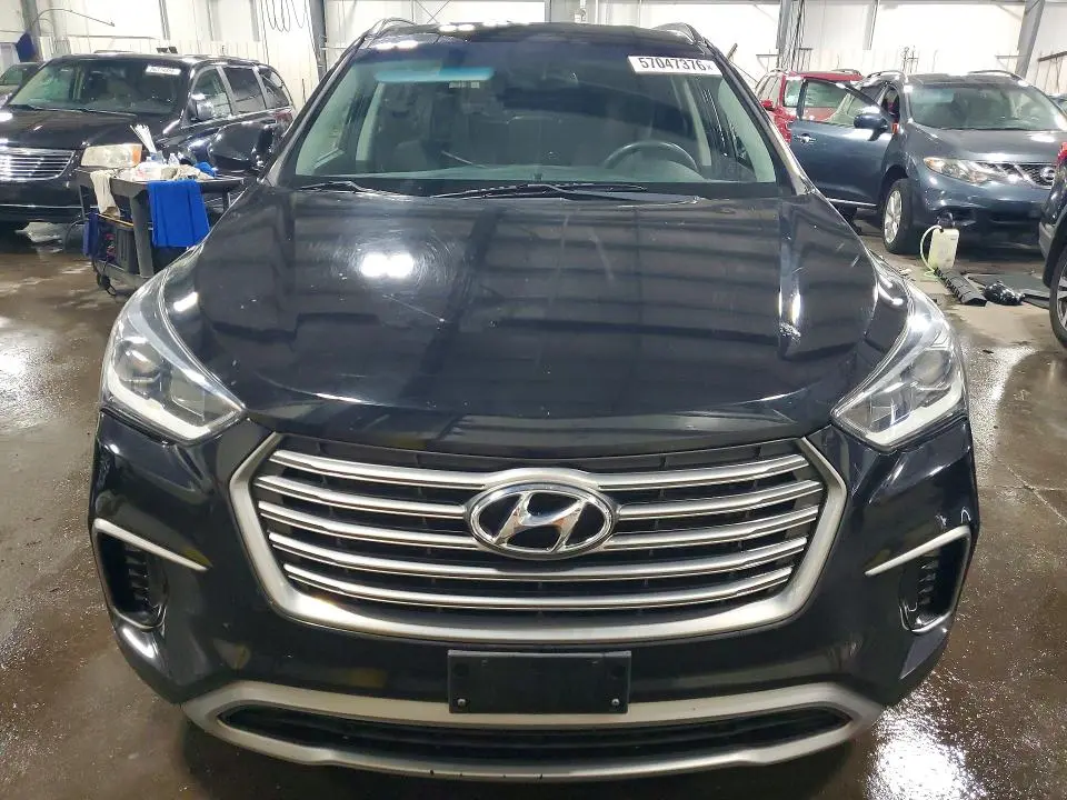 2017 HYUNDAI SANTA FE SE  