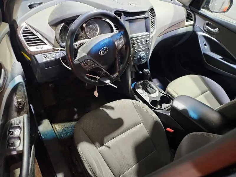 2017 HYUNDAI SANTA FE SE  