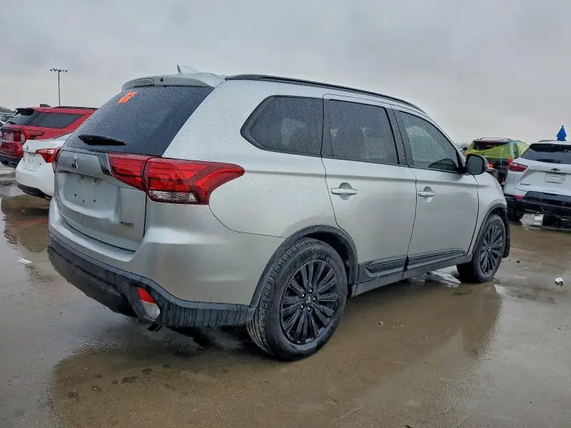 2020 MITSUBISHI OUTLANDER SE  