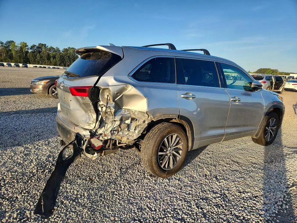 2017 TOYOTA HIGHLANDER XLE  