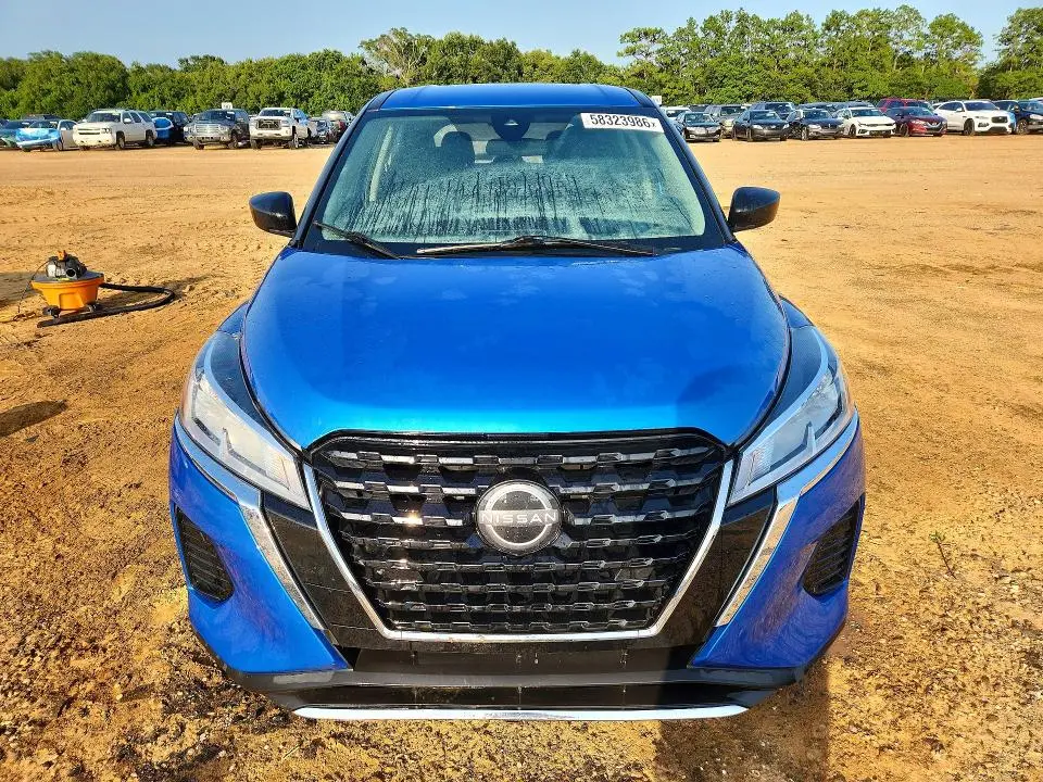 2024 NISSAN KICKS S  