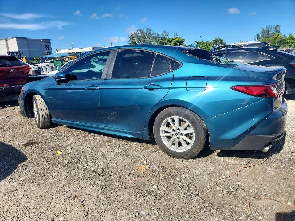 2025 TOYOTA CAMRY   