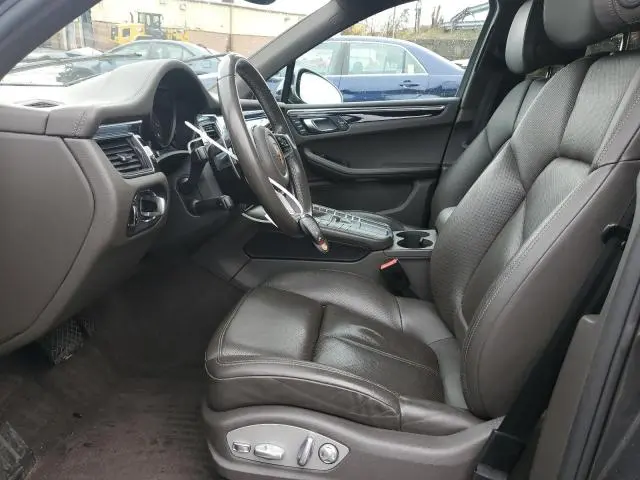 2017 PORSCHE MACAN   