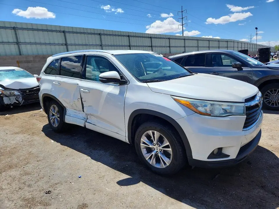 2015 TOYOTA HIGHLANDER XLE  