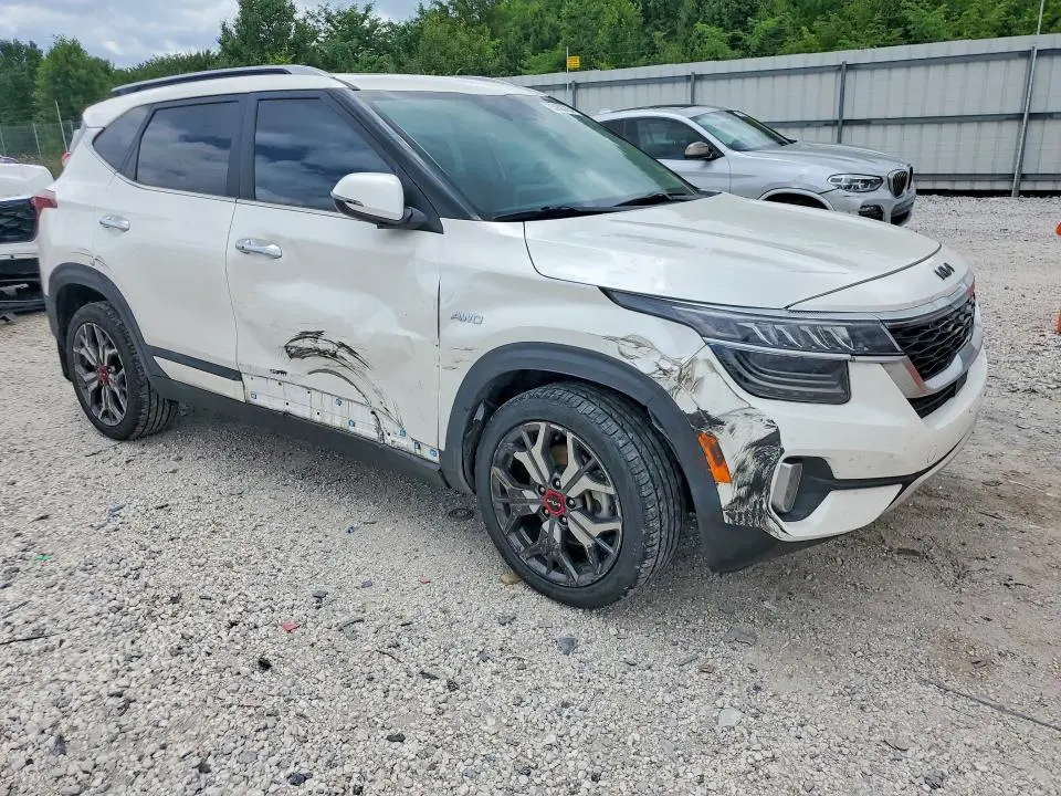 2023 KIA SELTOS SX  