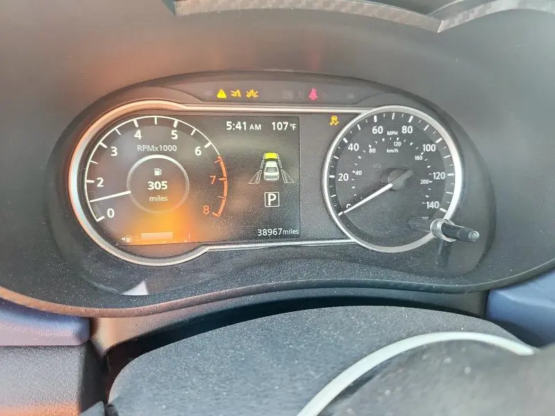 2023 NISSAN VERSA SV  