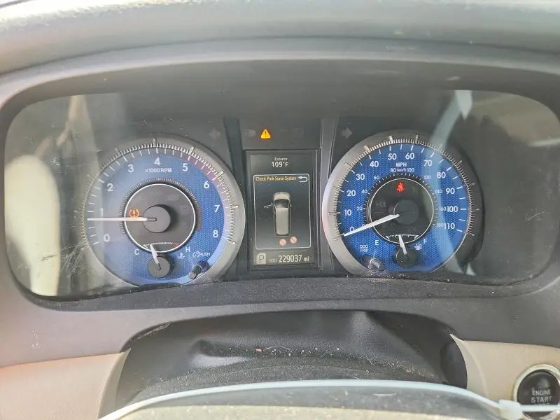 2015 TOYOTA SIENNA XLE 8-PASSENGER  
