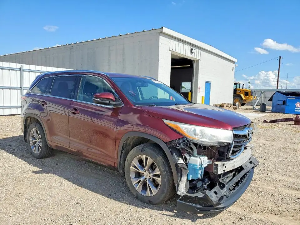 2015 TOYOTA HIGHLANDER XLE  