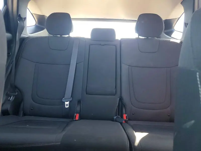 2022 HYUNDAI TUCSON SE  