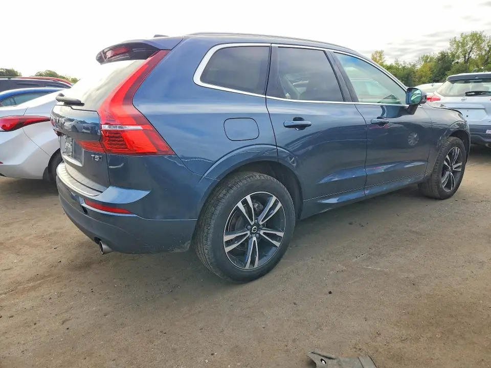 2020 VOLVO XC60 T5 MOMENTUM  