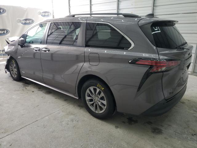 2021 TOYOTA SIENNA XLE