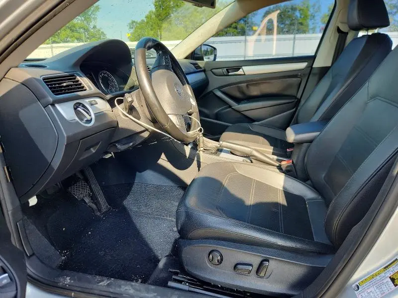 2013 VOLKSWAGEN PASSAT SE  