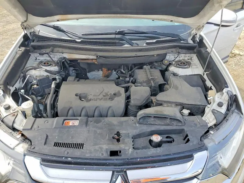 2016 MITSUBISHI OUTLANDER SE  