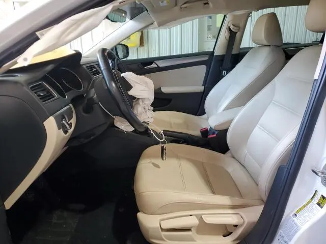 2017 VOLKSWAGEN JETTA SE  