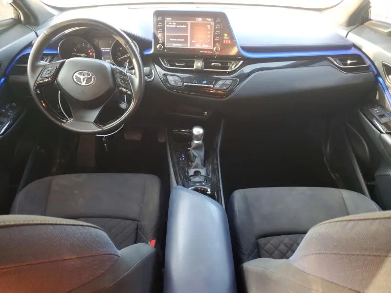 2020 TOYOTA C-HR XLE  