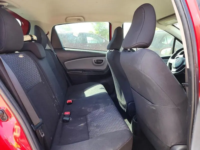 2015 TOYOTA YARIS 5-DOOR L  