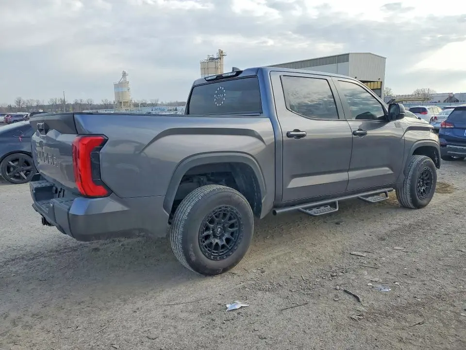 2024 TOYOTA TUNDRA SR5  