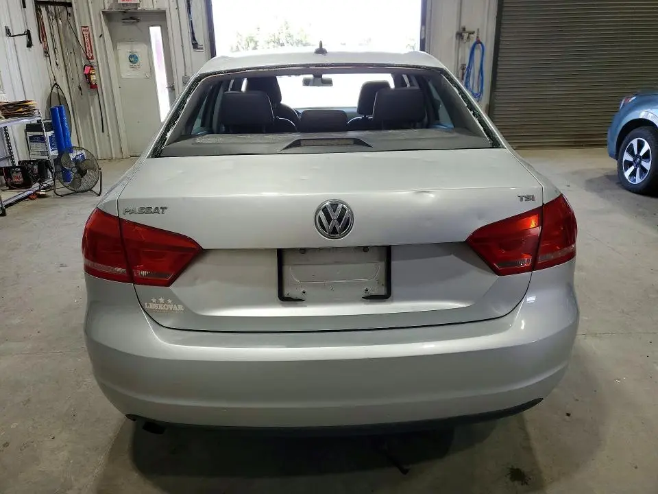 2015 VOLKSWAGEN PASSAT S  