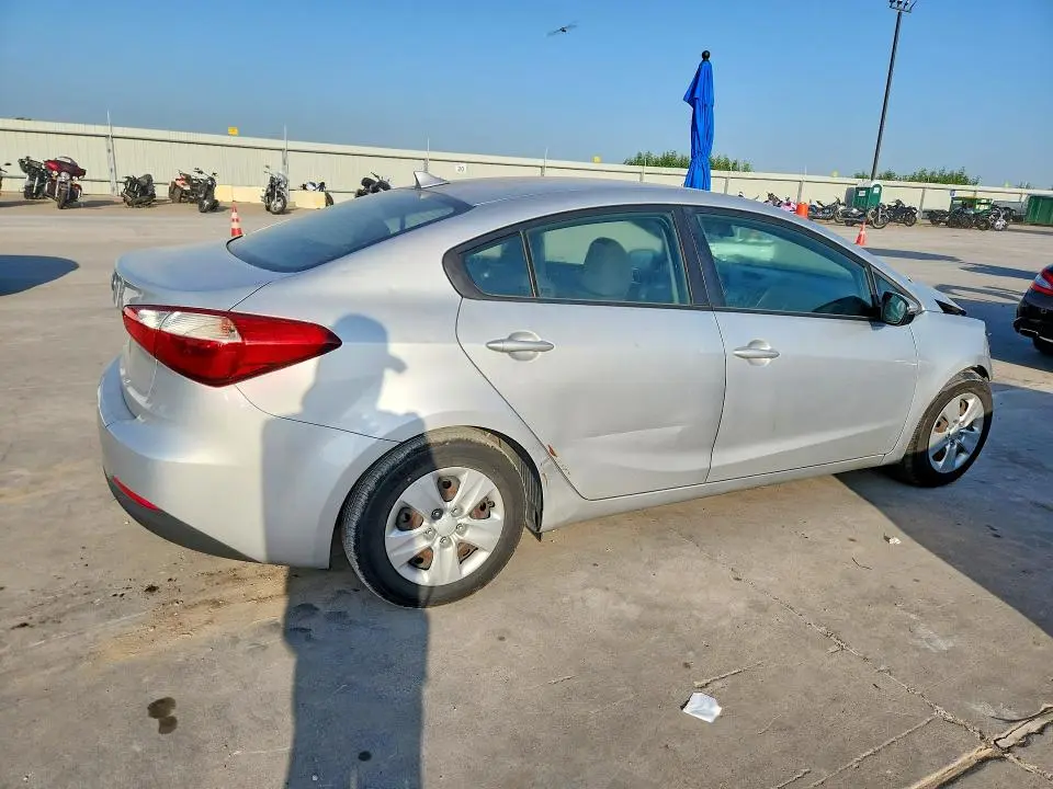 2016 KIA FORTE LX  