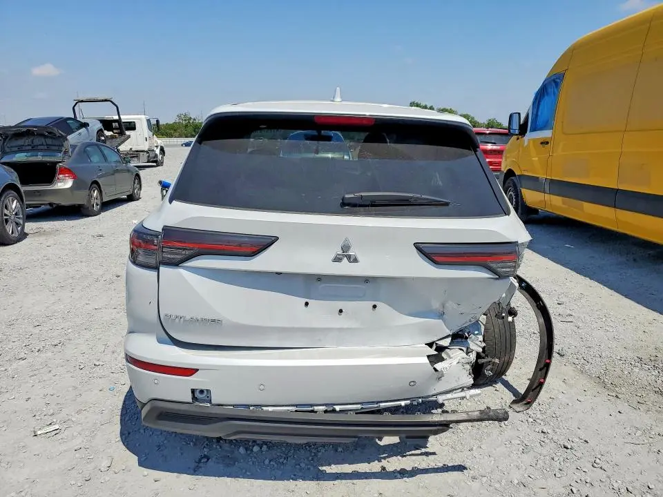 2025 MITSUBISHI OUTLANDER ES  