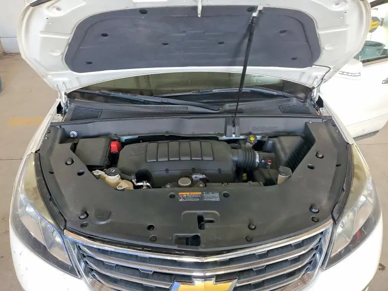 2015 CHEVROLET TRAVERSE LT  