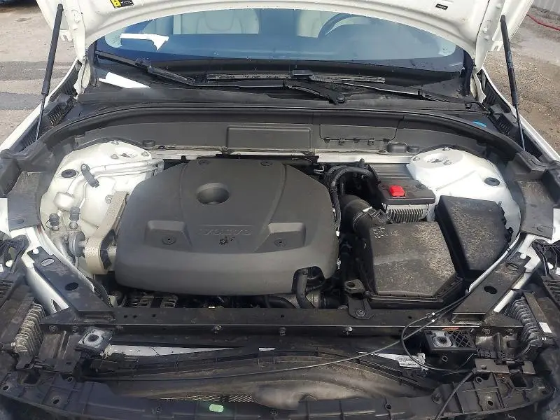 2021 VOLVO XC60 T5 MOMENTUM  