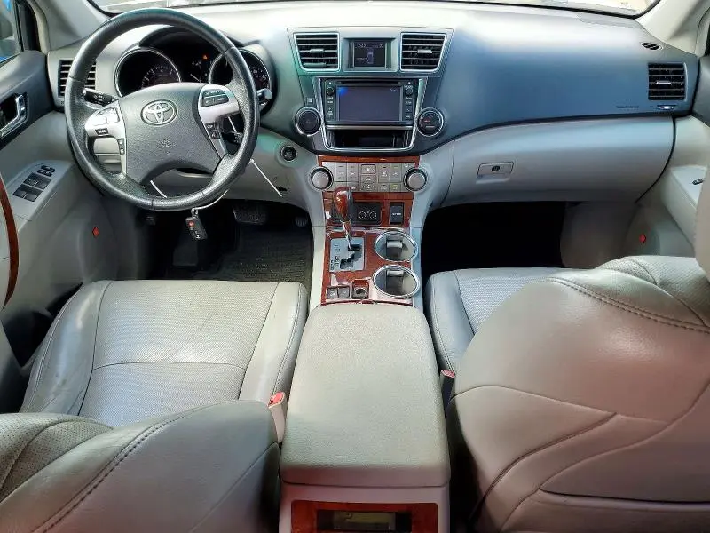 2013 TOYOTA HIGHLANDER LIMITED  