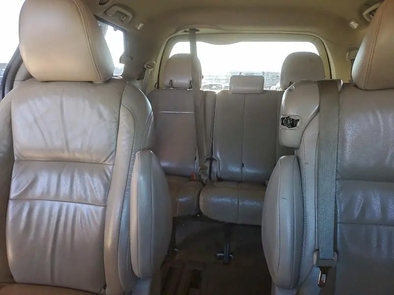 2015 TOYOTA SIENNA LE  