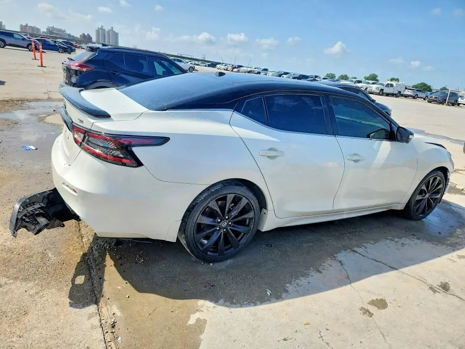 2021 NISSAN MAXIMA SR  