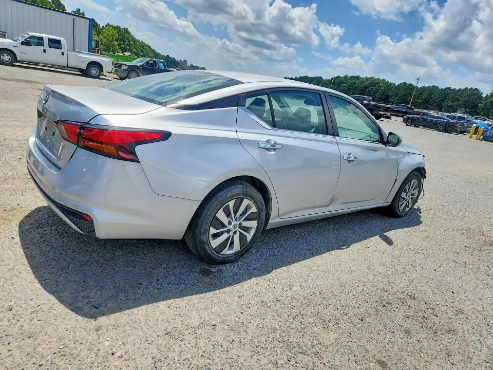 2024 NISSAN ALTIMA S  