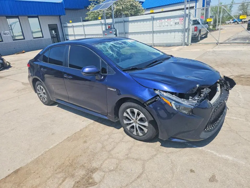 2021 TOYOTA COROLLA LE  
