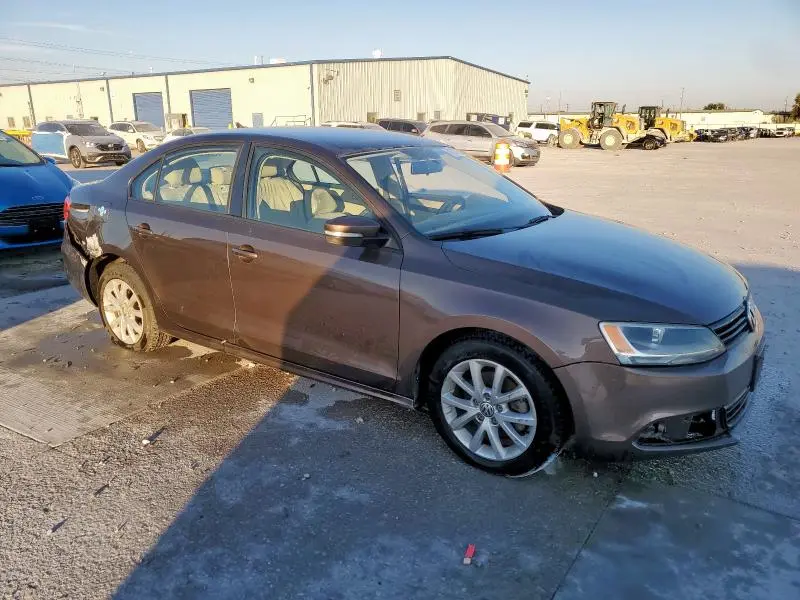 2012 VOLKSWAGEN JETTA SE  