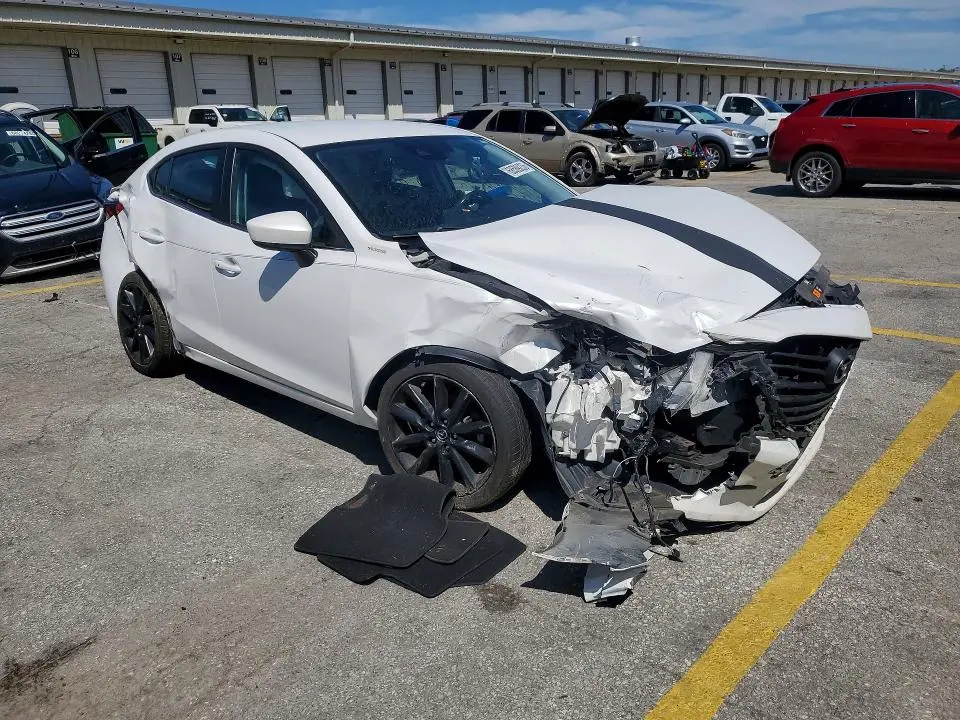2018 MAZDA 3 TOURING  
