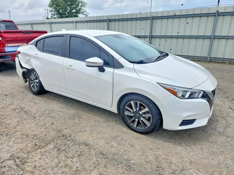 2021 NISSAN VERSA SV  