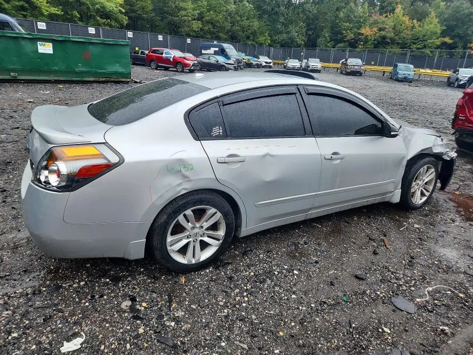 2010 NISSAN ALTIMA SR  