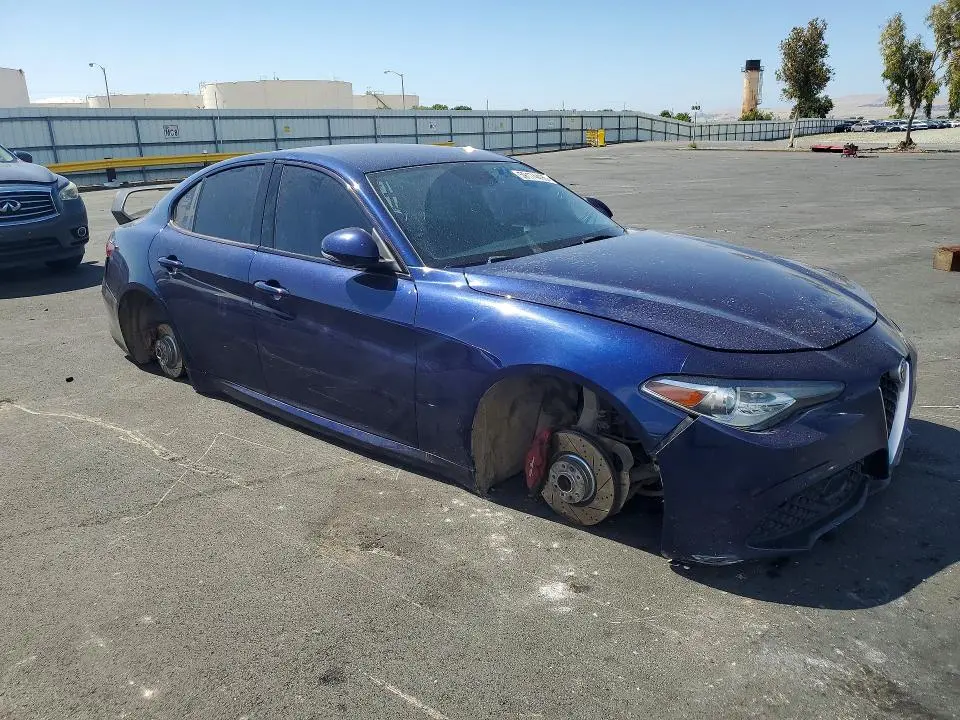 2017 ALFA ROMEO GIULIA   