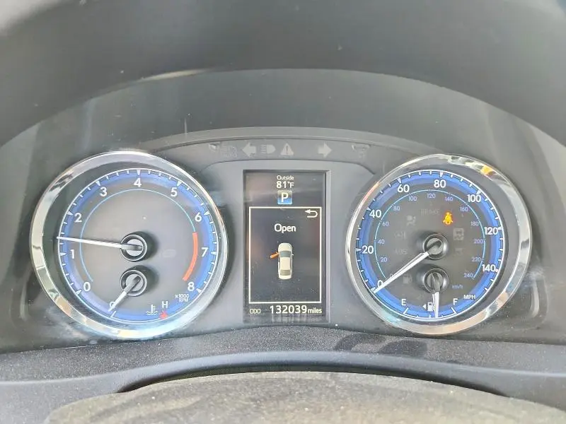 2019 TOYOTA COROLLA SE  