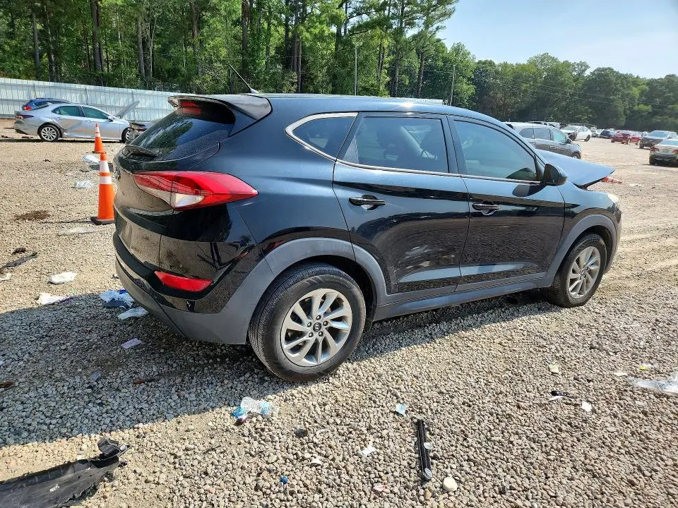 2018 HYUNDAI TUCSON SE  