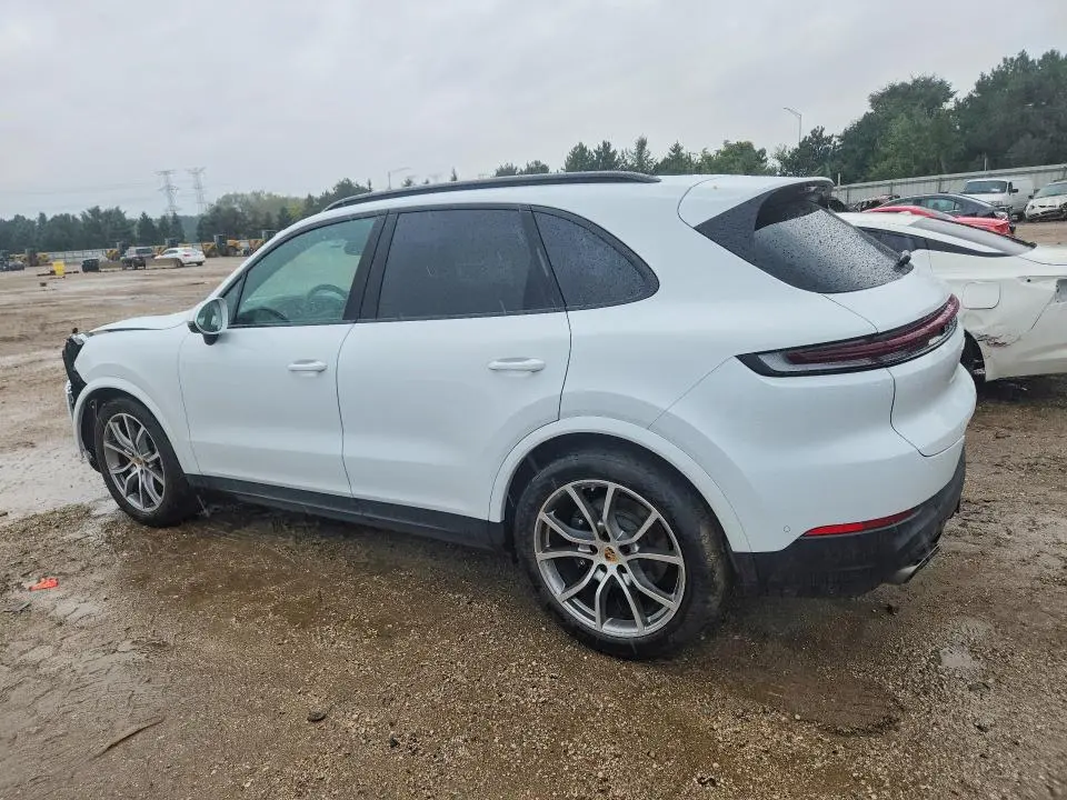 2024 PORSCHE CAYENNE   