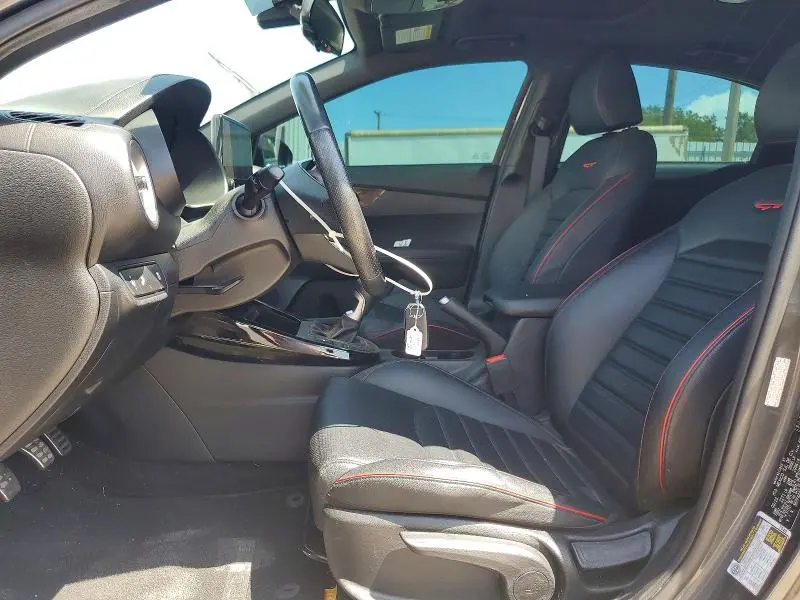 2023 KIA FORTE GT  