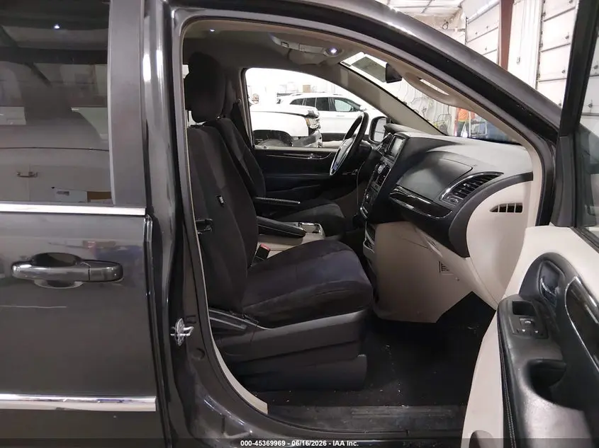 2011 CHRYSLER TOWN & COUNTRY TOURING