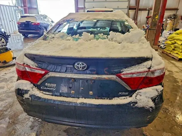 2015 TOYOTA CAMRY LE  