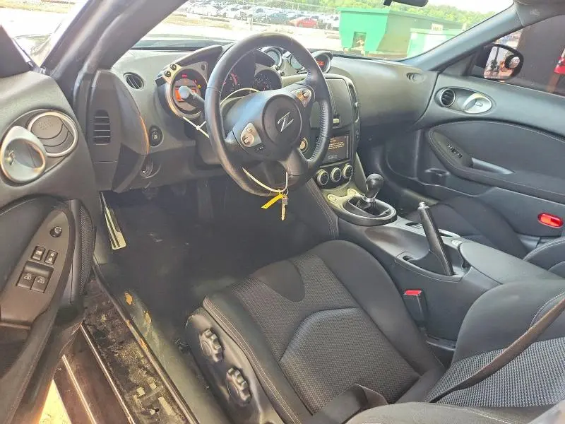 2010 NISSAN 370Z BASE  
