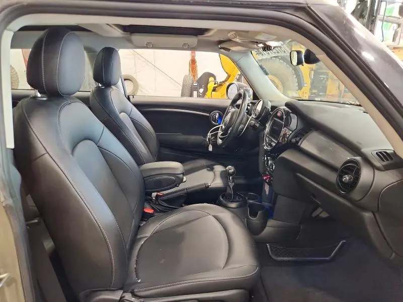 2019 MINI COOPER   