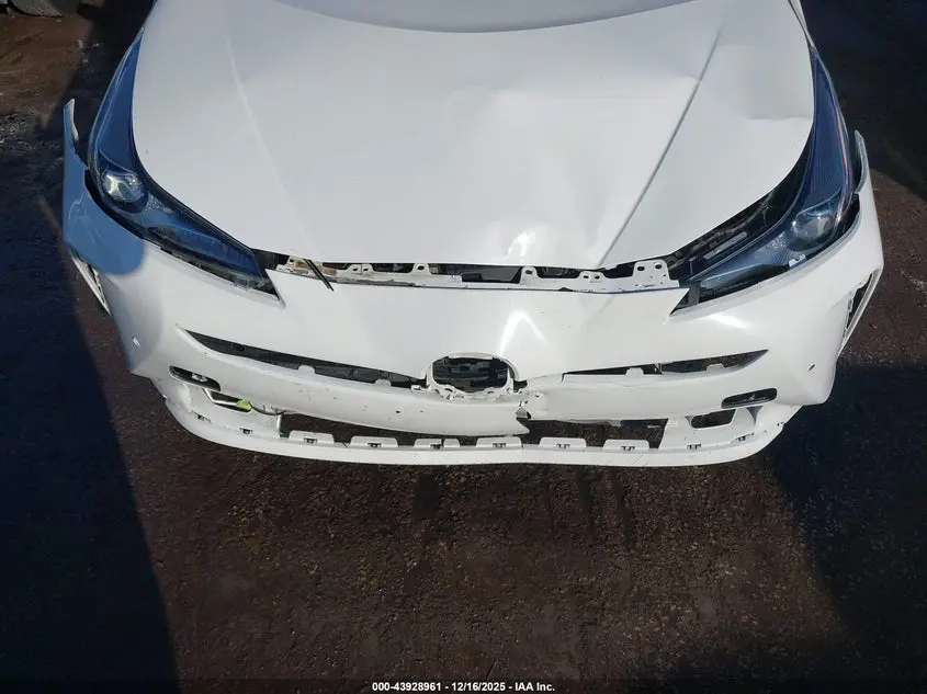 2022 TOYOTA PRIUS LE