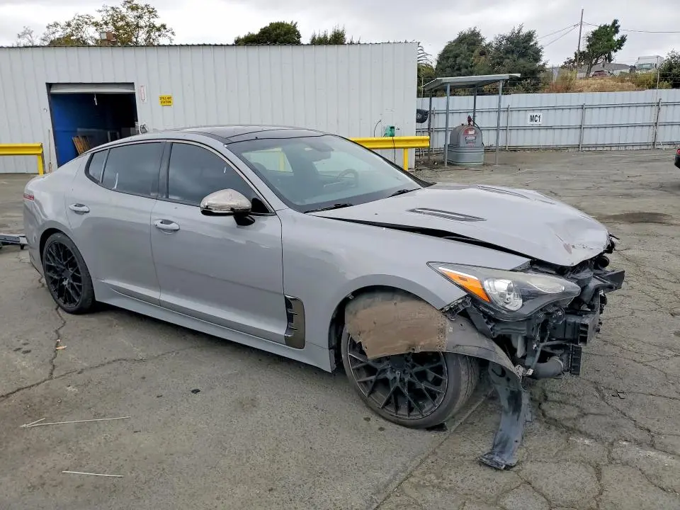 2021 KIA STINGER GT-LINE  