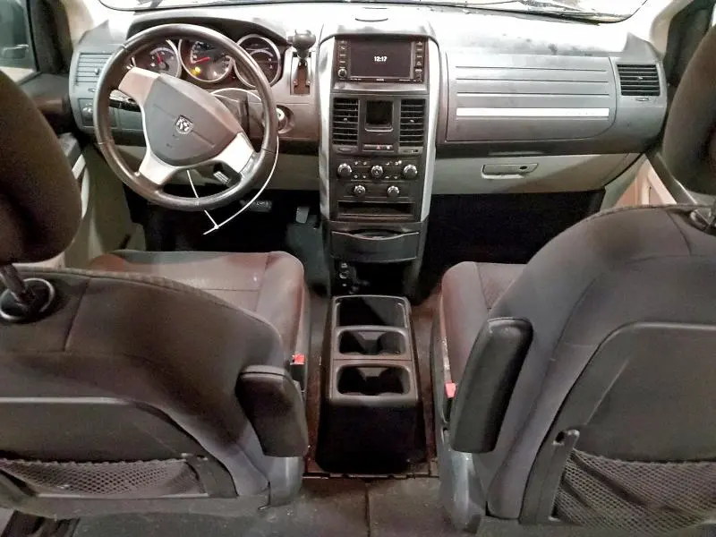 2010 DODGE GRAND CARAVAN SE  