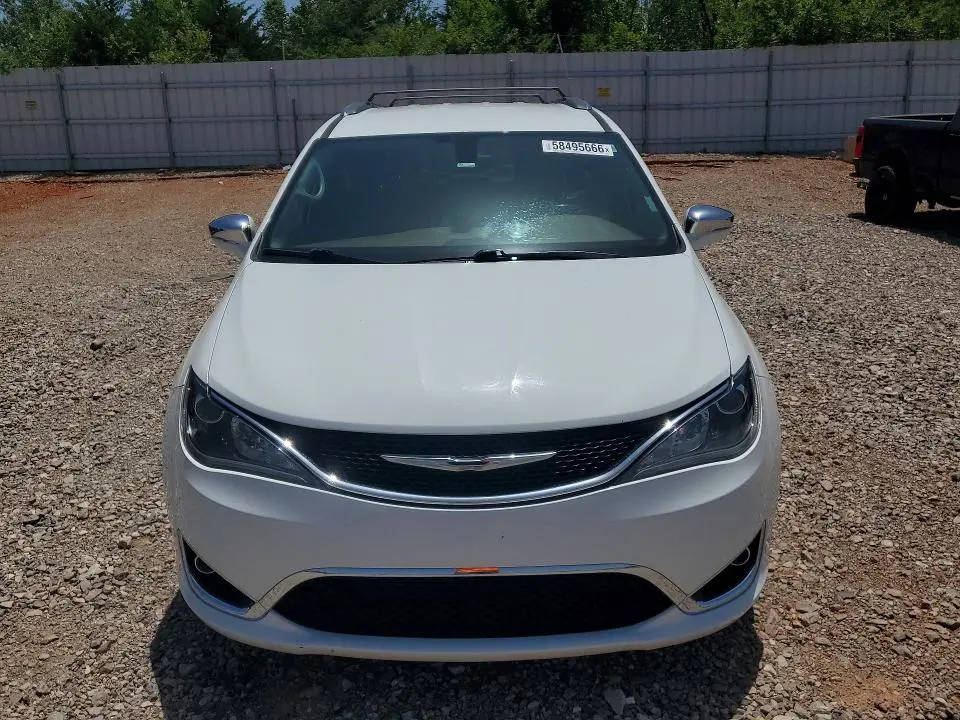 2017 CHRYSLER PACIFICA LIMITED  